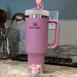 Stanley lavender Tumbler with 2 straw toppers and bow detail